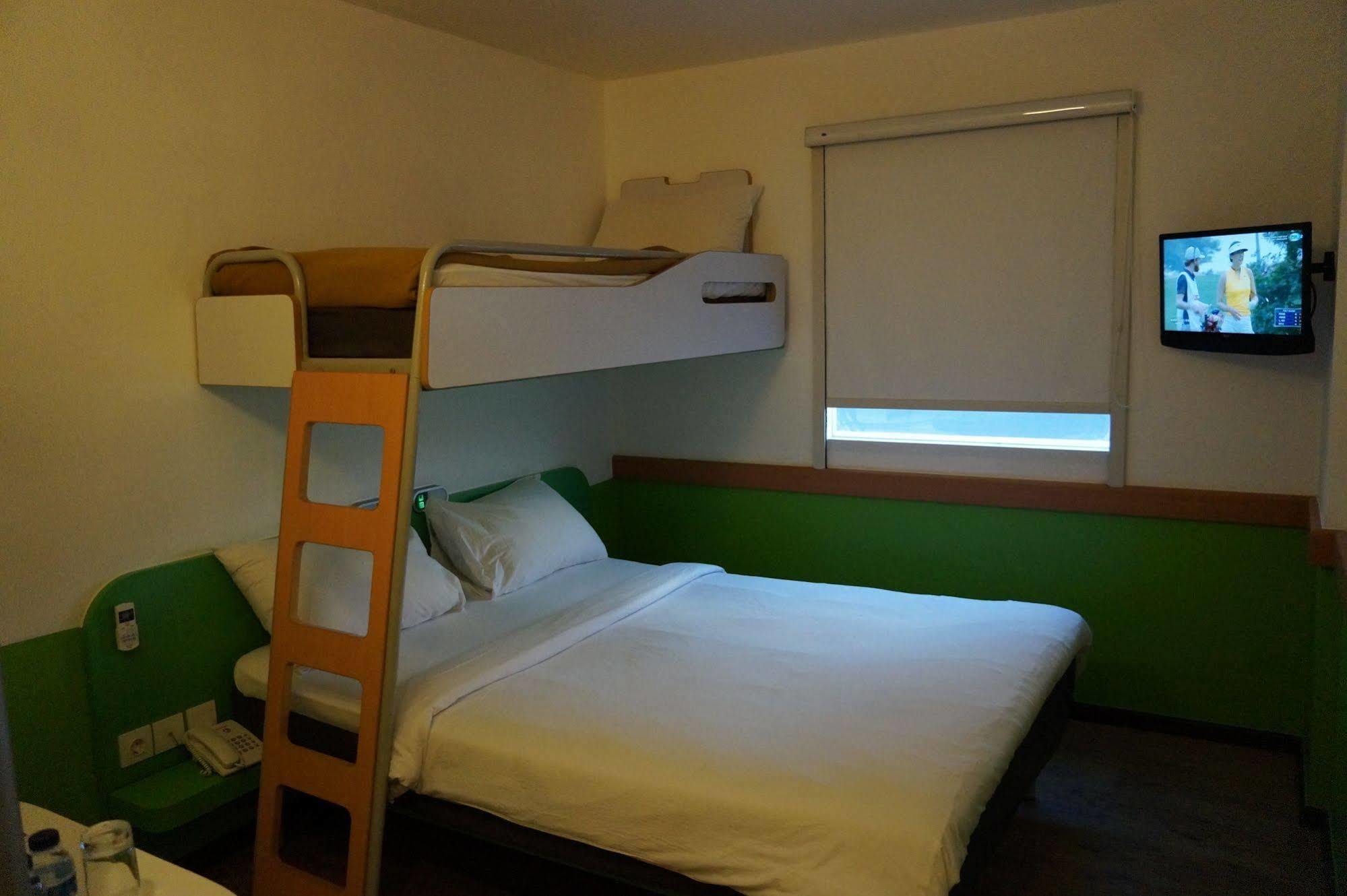 Ibis Budget Jakarta Airport Tangerang Esterno foto