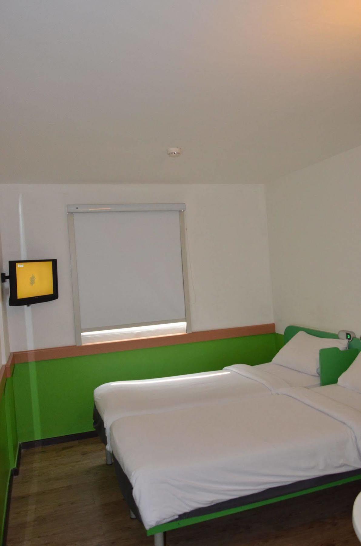 Ibis Budget Jakarta Airport Tangerang Esterno foto