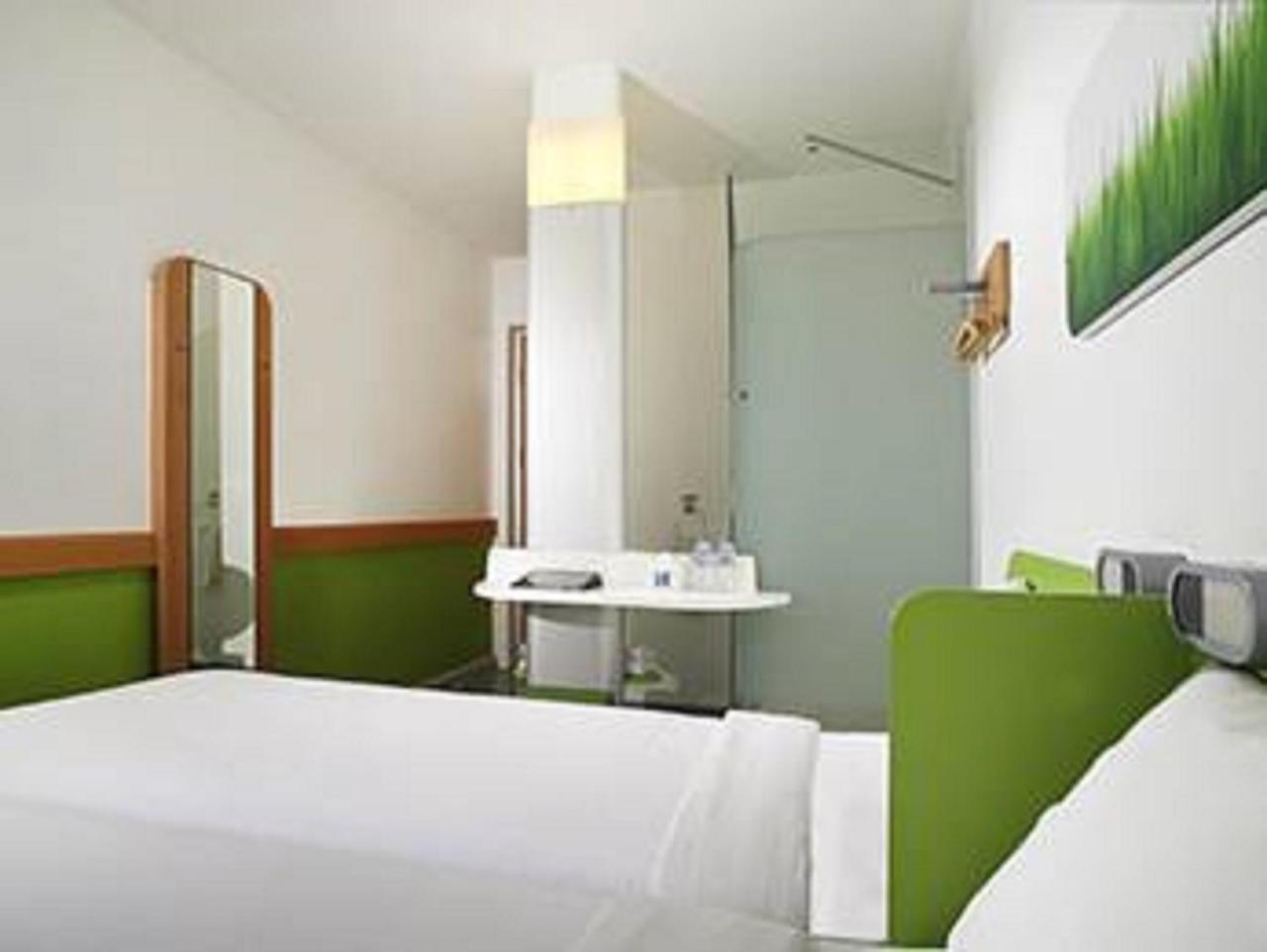 Ibis Budget Jakarta Airport Tangerang Esterno foto