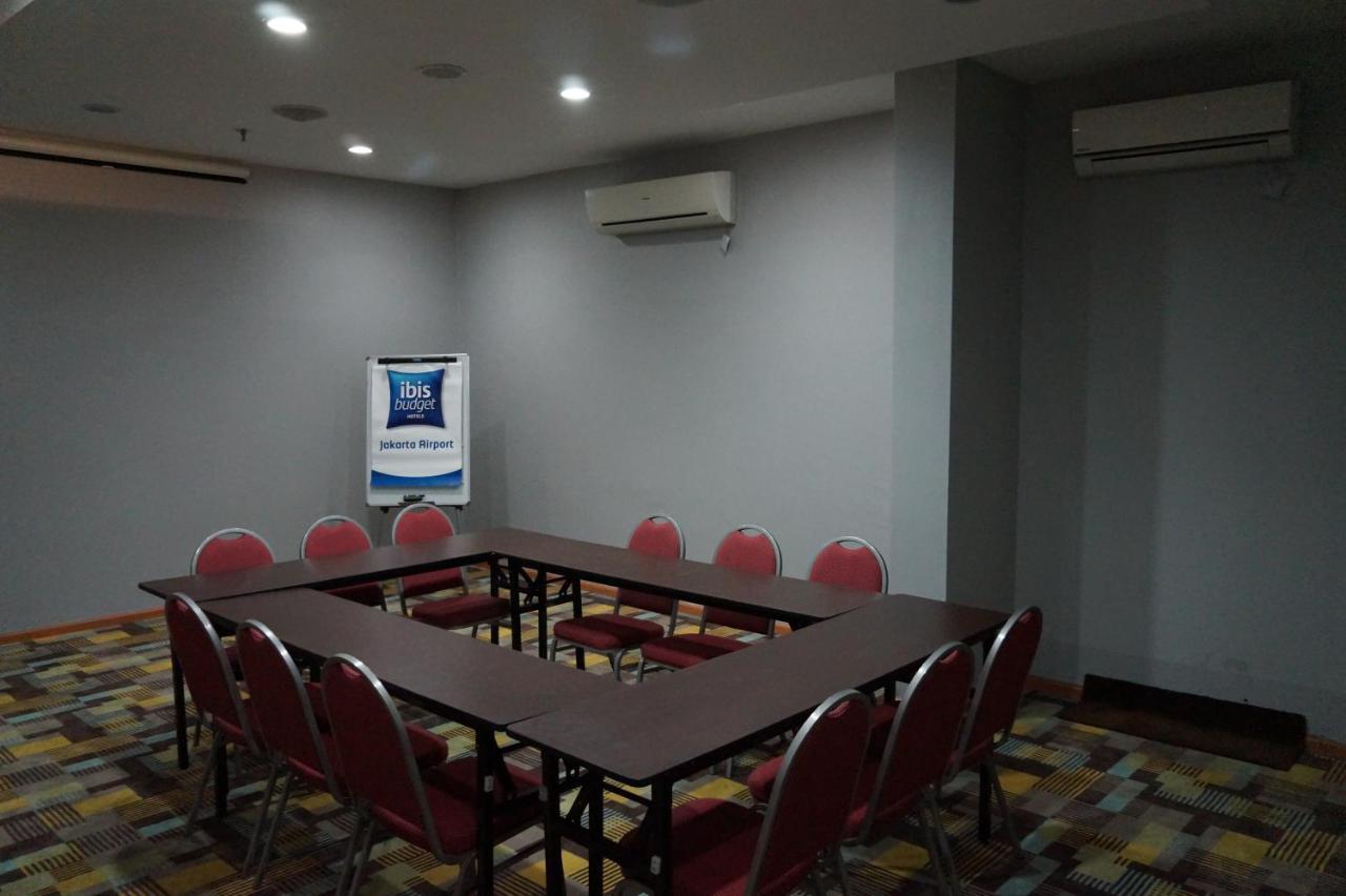 Ibis Budget Jakarta Airport Tangerang Esterno foto